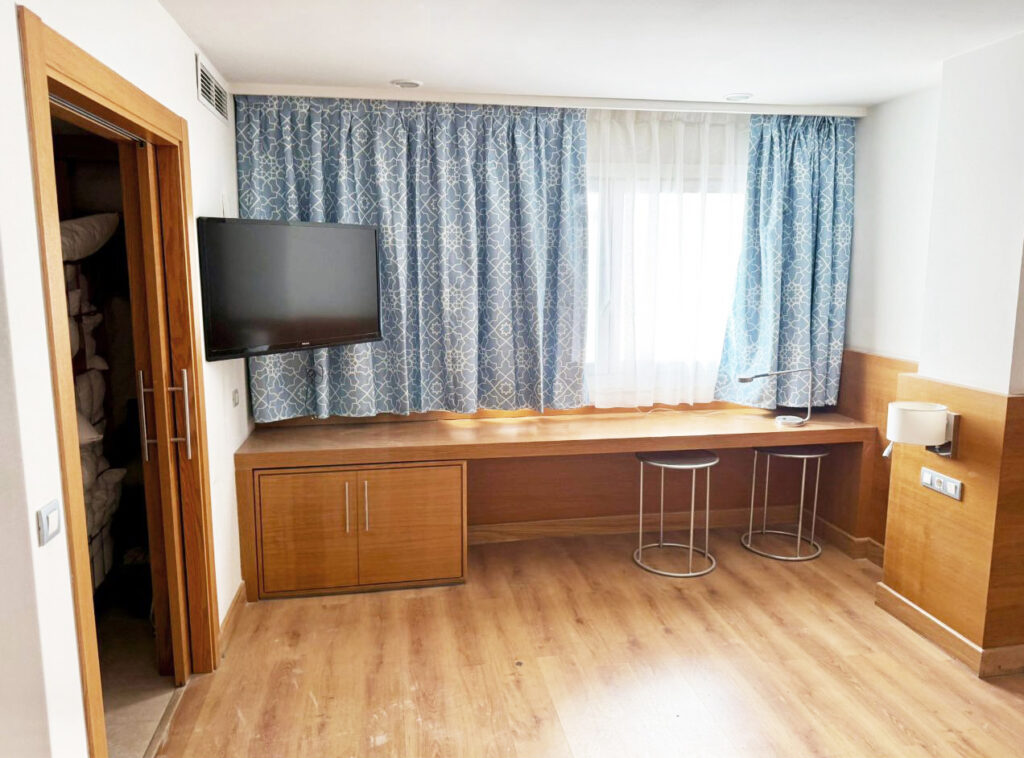 Renovación de cortinas en hotel céntrico de Córdoba con un aire moderno